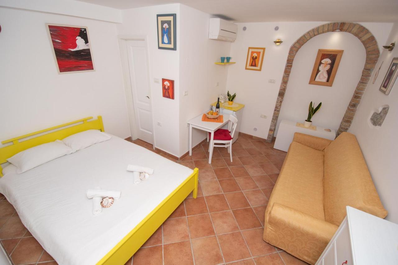 Studio May Piran Exterior foto